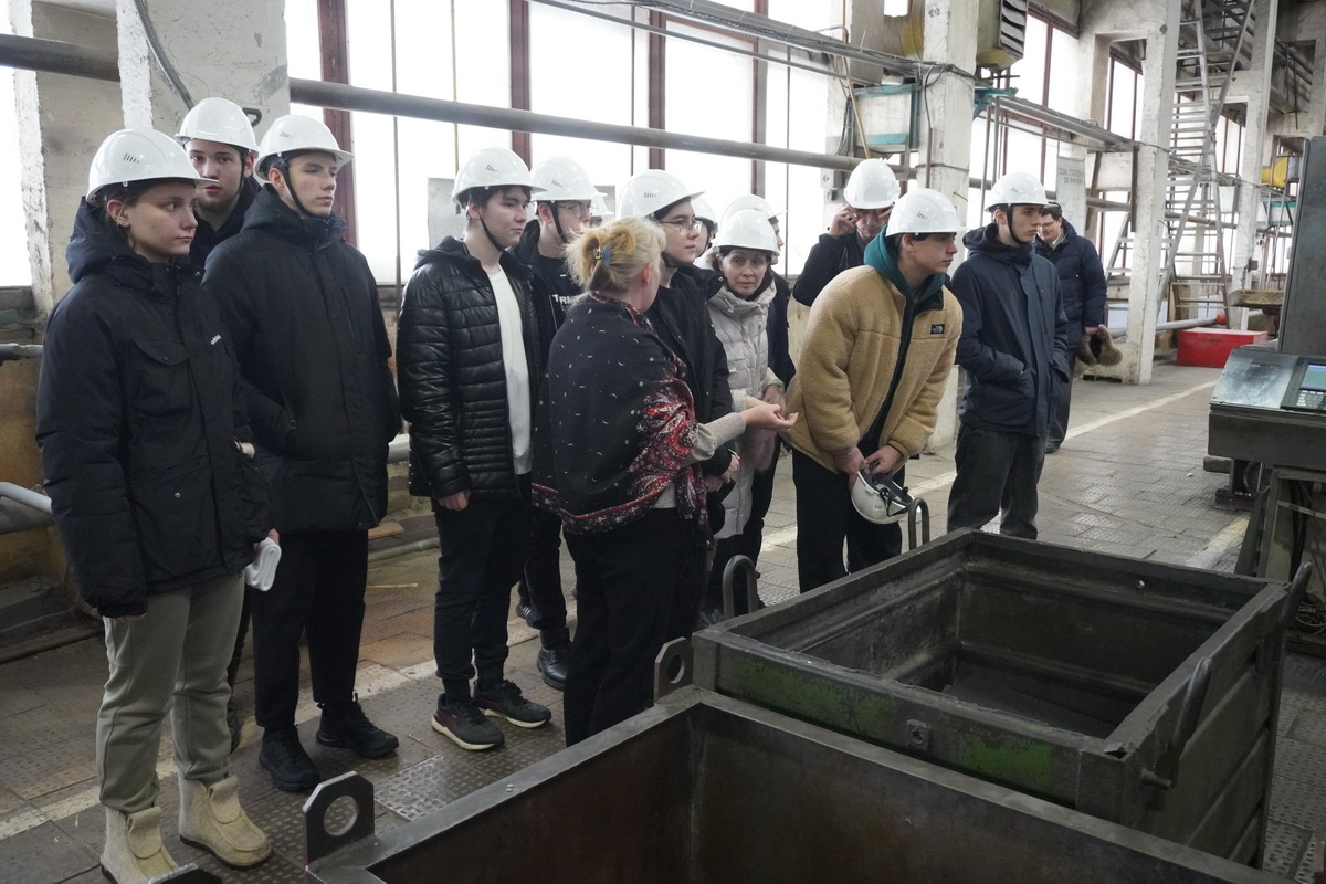 В АО «Златмаш» прошли экскурсии для студентов индустриального колледжа имени П.. П. Аносова